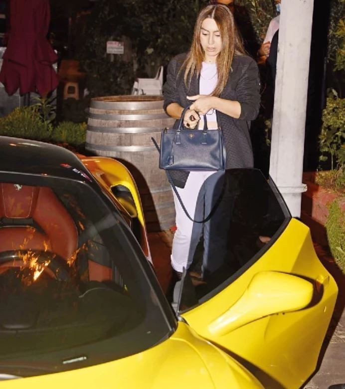 ‘Sabri Reyiz’in eşi Yağmur Sarıoğlu ilk kez konuştu: 15 yıllık evlilik bitiyor mu? Futbol dünyasını sarsan iddia! - Resim: 25