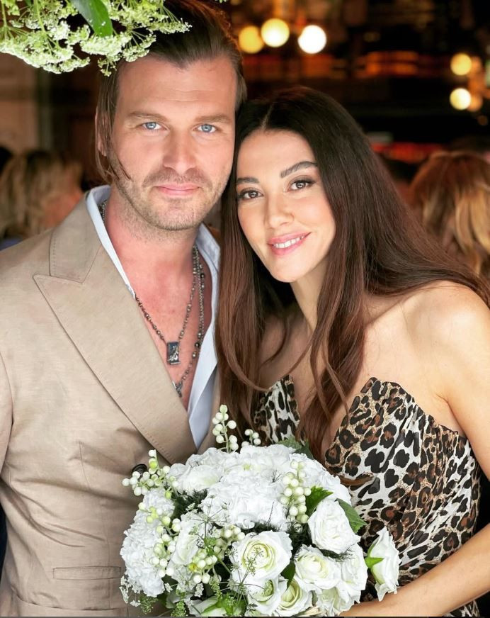 Bu maviş gözlü sarışın minik çocuk kim? Görenler tanımadı: Türkiye’nin en iyi erkek oyuncularından biri - Resim: 50