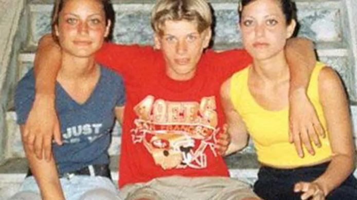 Bu maviş gözlü sarışın minik çocuk kim? Görenler tanımadı: Türkiye’nin en iyi erkek oyuncularından biri - Resim: 2