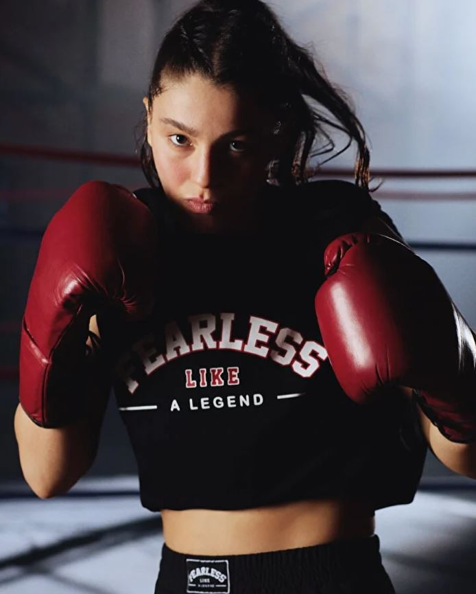 Türkiye’in ‘Nakavt kraliçesi’ Milli boksör Seren Ay Çetin Survivor’da: Acun Ilıcalı onuncu bombayı da patlattı - Resim : 19