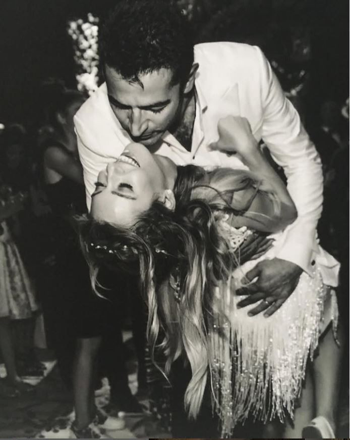 Sinem Kobal kızlarıyla doğayla baş başa: Mutluluk pozları mest etti! - Resim: 26