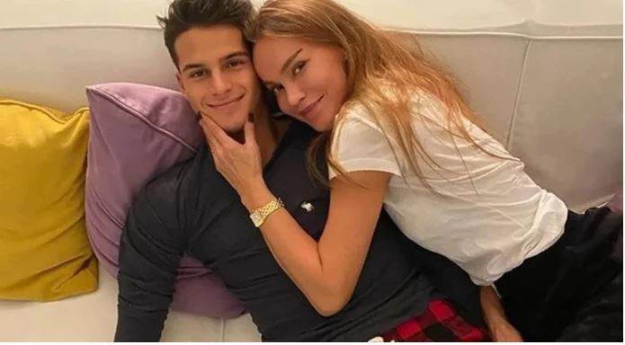 Ebru Şallı’dan gelin adayıyla yemekte: 20’lik yakışıklı Beren Tan’ın sevgilisi Laçin Terlemez ile ilk pozu! - Resim : 9