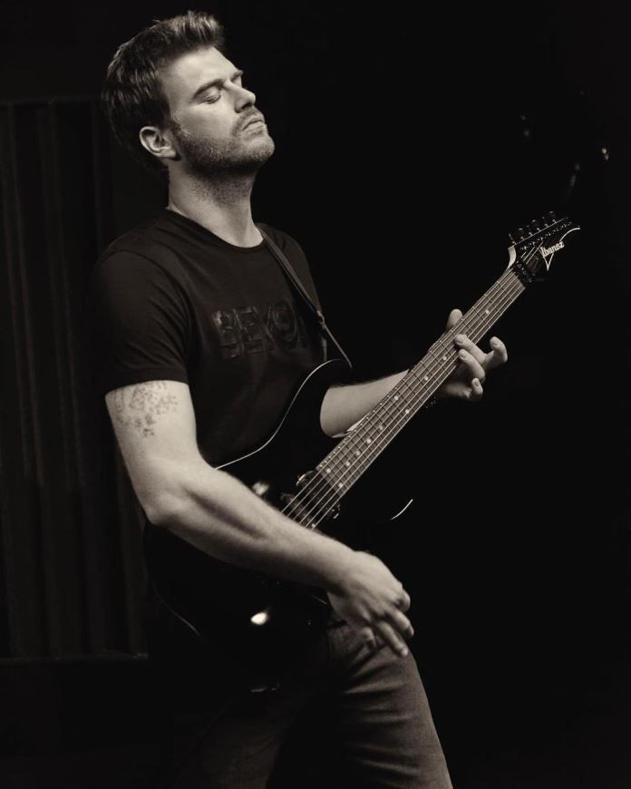 Bu maviş gözlü sarışın minik çocuk kim? Görenler tanımadı: Türkiye’nin en iyi erkek oyuncularından biri - Resim: 34