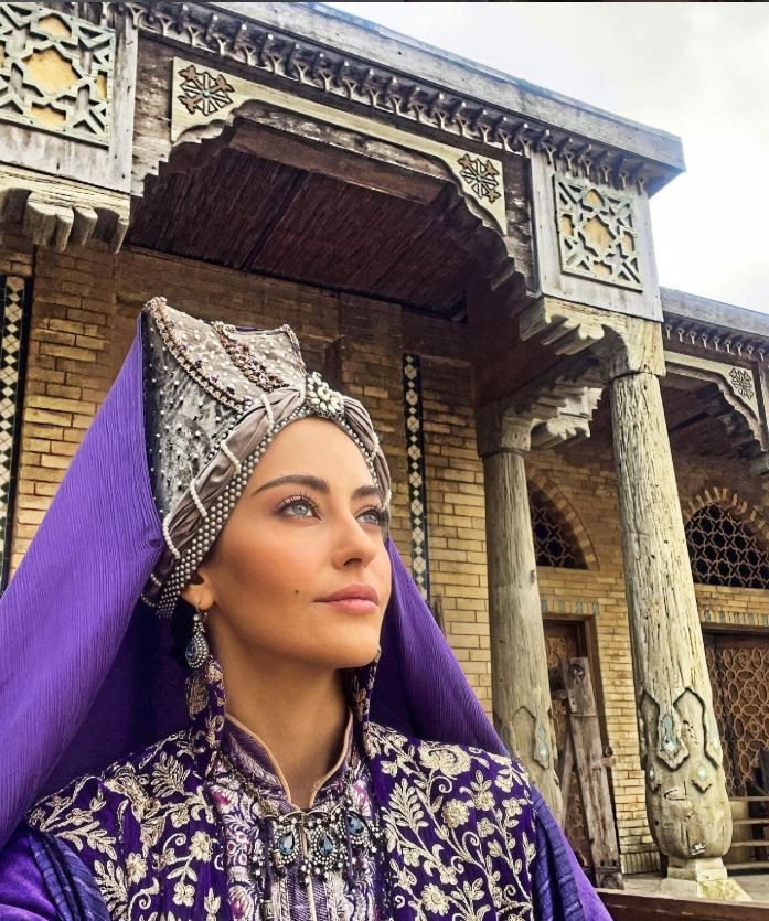 Best Model Şampiyonu Tuğba Melis Türk Umre'de duygusal anını paylaştı: Babaannesinin başörtüsünü takınca! - Resim : 18