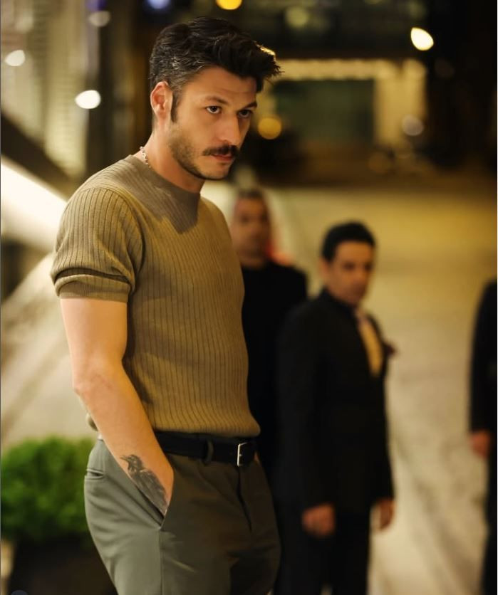 Büyümüş de oyuncu olmuş! Fotoğraftaki çocuğun İnci Taneleri’nin Cihan’ı Kubilay Aka olduğuna inanamayacaksınız - Resim: 15