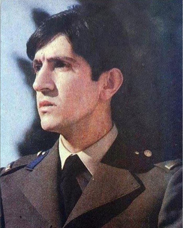 Türk Müziği’nin dev ismi Barış Manço’nun hiç görmediğiniz çocukluk karesi olay oldu! 7'den 77'ye herkesin sevgilisiydi - Resim: 5