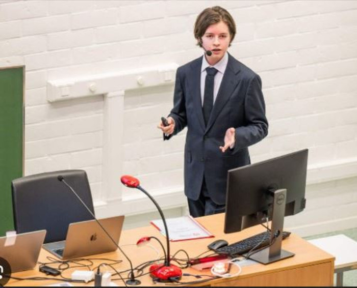 'Geleceğin Einstein’ı Belçikalı Laurent Simons 15 yaşında doktora yaptı: Yeni hedefi: İnsanlığı geliştirmek! - Resim : 11