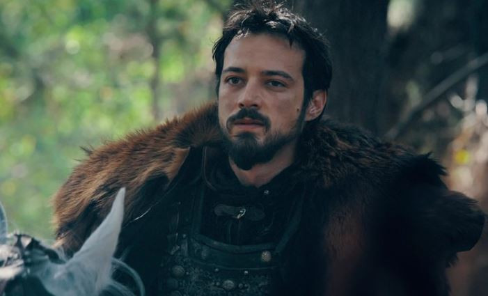 Arka Sokaklar'ın Murat Komiseri yıllar sonra ekranlara dönüyor! Fenomen diziyle el sıkıştı - Resim : 3