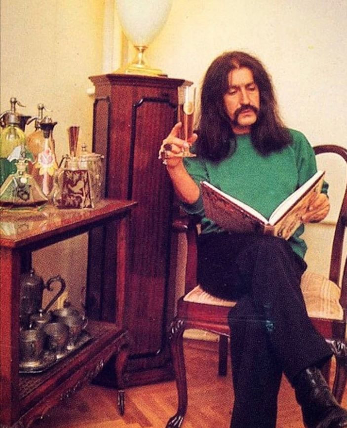 Türk Müziği’nin dev ismi Barış Manço’nun hiç görmediğiniz çocukluk karesi olay oldu! 7'den 77'ye herkesin sevgilisiydi - Resim: 54