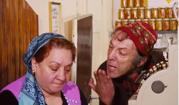 ‘Neşeli Günler’ filmi gerçek oldu! Boşanan çift aynı sokakta rakip oldu: “Keşke Sadece limon mu sirke mi kavgası olsa…” - Resim: 22