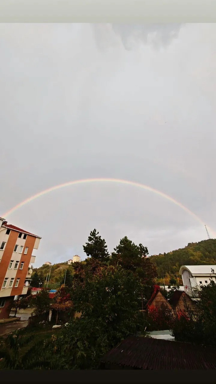 Tüm kent gözünü yukarı dikti - Resim : 1