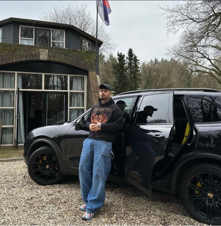 Lvbel C5 'Level' atladı: Otomobil göz kamaştırdı! 15 Milyon TL'lik yeni oyuncağı - Resim : 16