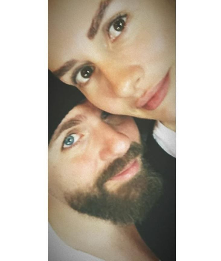 Yasemin Ergene’den ayrılan İzzet Özilhan eğlencede yakalandı: Bekar hayatına hızlı giriş yaptı - Resim: 41