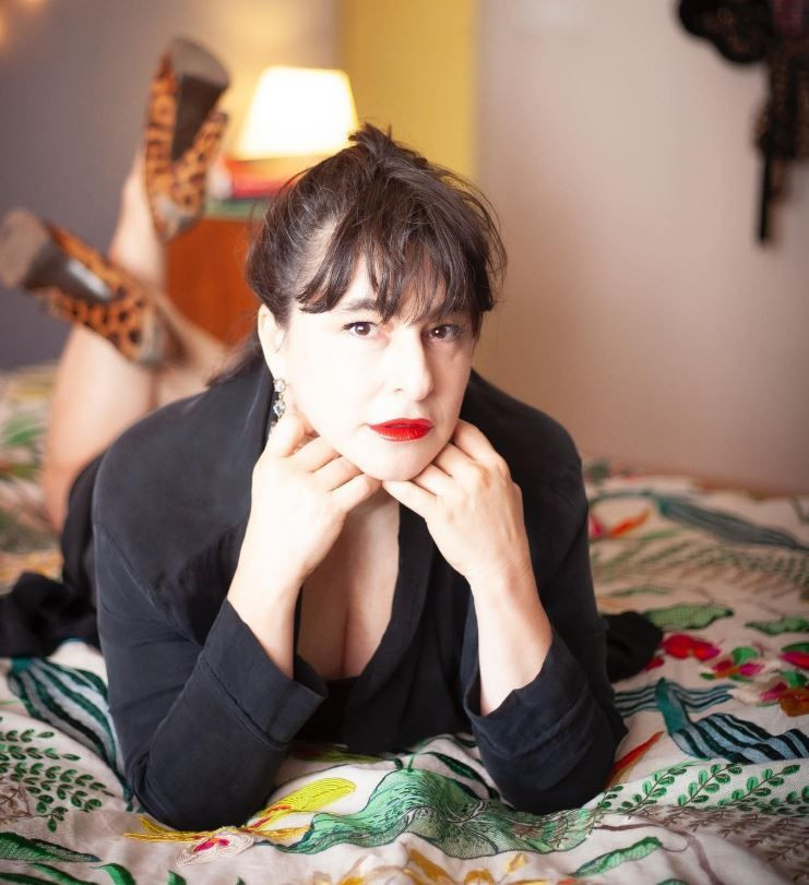 Sanat dünyasına isyan etmişti! Esra Dermancıoğlu Türkiye’yi terk etti - Resim: 1