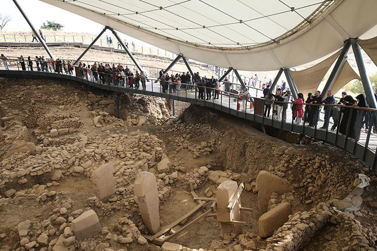 Tarihin sıfır noktası doldu taştı: Günlük 5 bin kişi 12 bin yıllık Göbeklitepe'yi geziyor! - Resim: 23