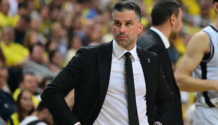 Beşiktaş koçu yabancı oyunculara kapıyı kapattı