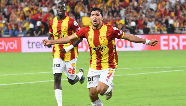 Göztepe'ye kötü haber: Milli maçta sakatlandı