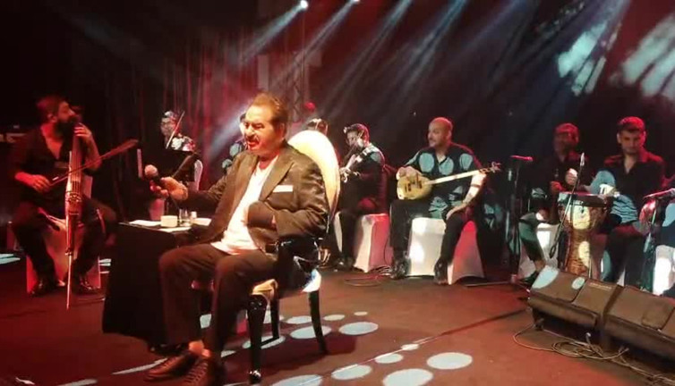 Tatlıses'ten ‘Bozkırın Tezenesi’ Neşet Ertaş'a vefa: Önce ziyaret, sonra konser