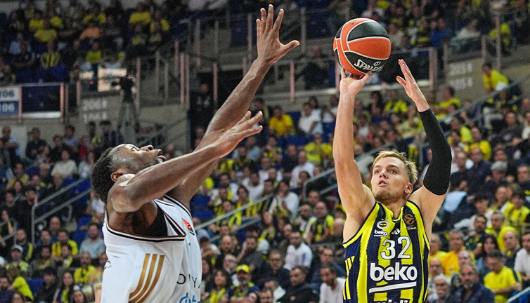 Son şampiyon evinde farklı yenildi: Fenerbahçe kayıplarda!