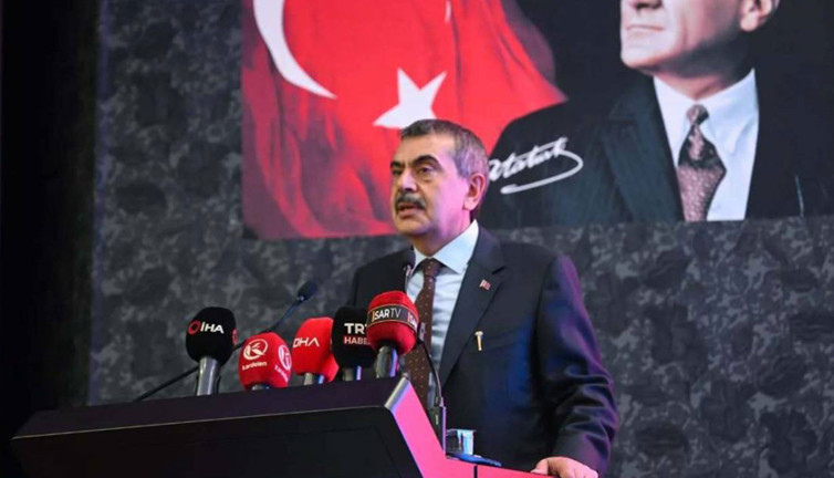 Bakan Tekin: Adres dışı okul kayıtlarına izin verilmeyecek