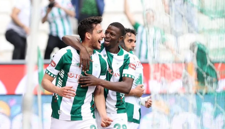 Umut Nayir'den yüzde 100 isabet oranı