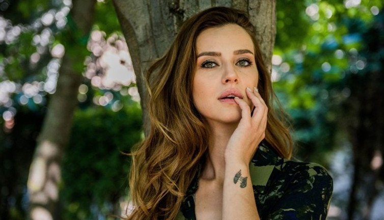 İrem Helvacıoğlu'na araba çarptı