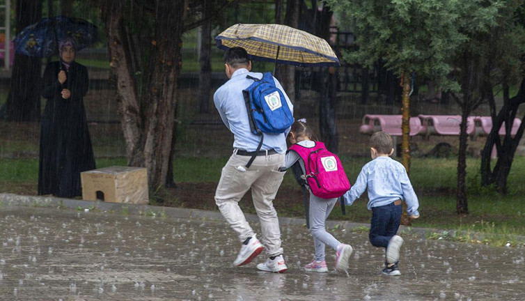 İstanbul'da eğitime sağanak tatili