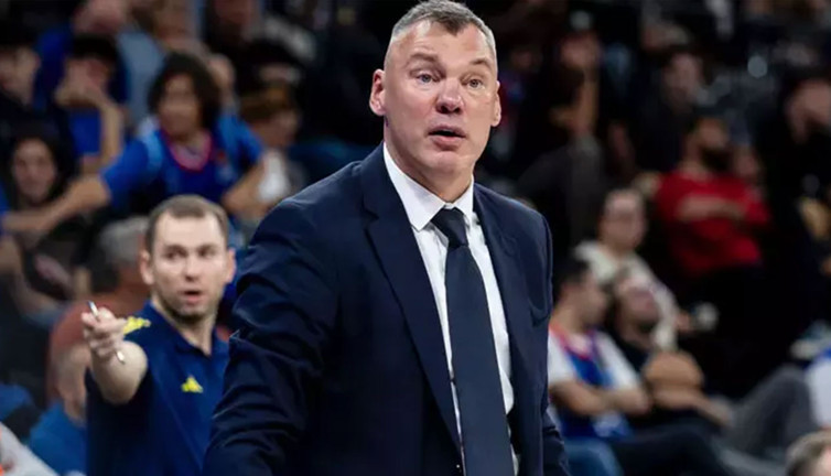 Jasikevicius taraftarı suçladı! Türk derbisine yakışmadı