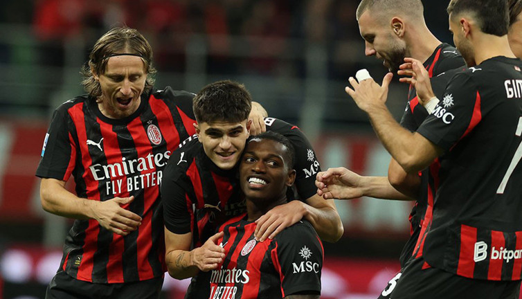 Milan son nefeste beraberliği kurtardı! Liderlik koltuğu görücüye çıktı