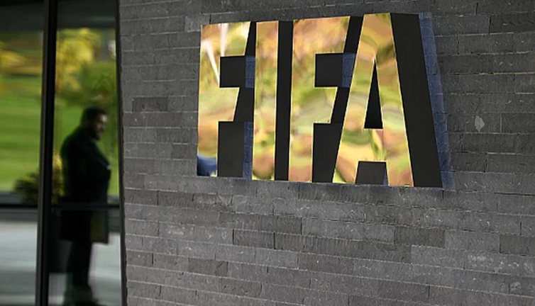 FIFA'dan Türk kulübüne 3 dönem transfer yasağı