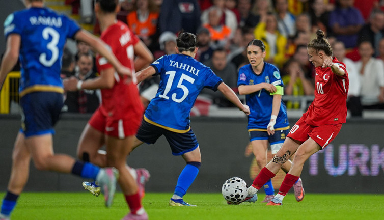 Milliler Kosova'yı farklı geçti