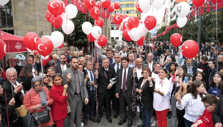 Trabzon'da balonlar "adalet ve özgürlük" için uçuruldu