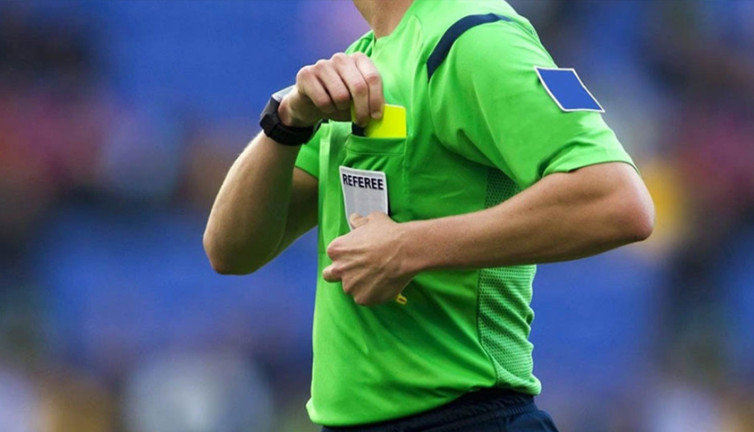 Futbol yeni kurallar geliyor: VAR ve ofsaytta köklü değişiklik masada!