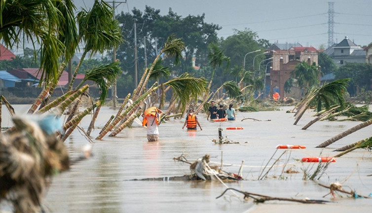 Vietnam'da sel, 10 can aldı