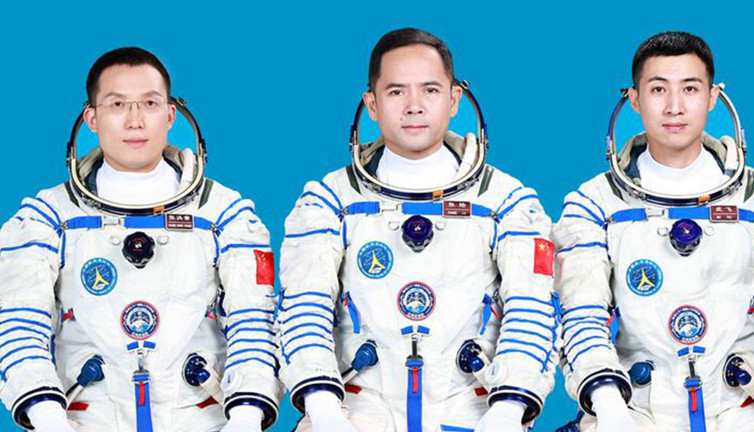 Çin'den uzaya 'Shenzhou-21'