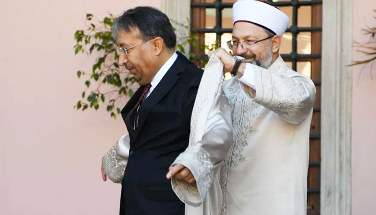 Başkan değişti ama tavır değişmedi! Diyanet Cuma hutbesinde bu kez onları topa tuttu