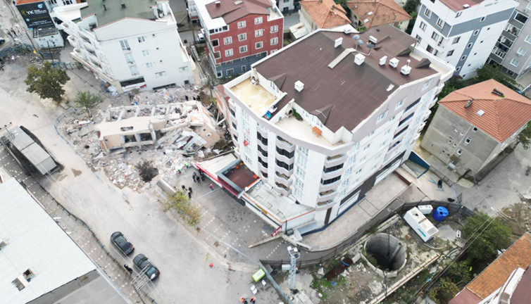 Gebze'de 12 bina mühürlendi! 45 aile tahliye edildi