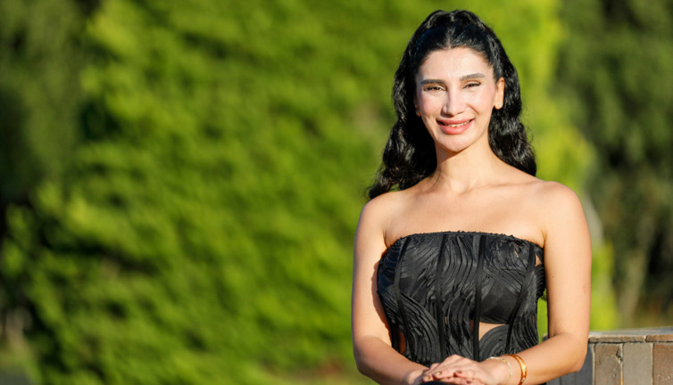 Hem yönetmenliğini hem oyunculuğunu yaptı