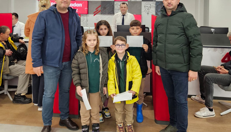 İlkokul öğrencileri, harçlıklarını LÖSEV'e bağışladı