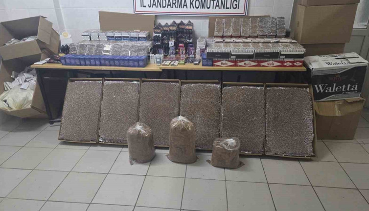 Jandarma kaçakçılara geçit vermedi: 145 bin makaron ele geçirildi!