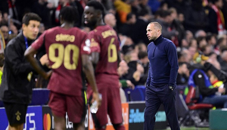 Galatasaray Heitinga'yı görevinden etti