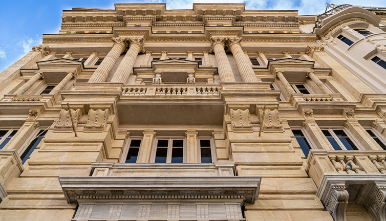 Pera Müzesi, "Viyolonsel ile Sınırlar Ötesinde" konserinde Richard Rozsa'yı konuk edecek