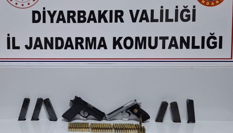 Diyarbakır’da tabanca ve mühimmat ele geçirildi