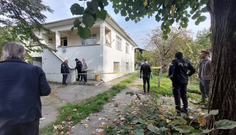 Eniştesi evde ölü bulmuştu, son yolculuğuna uğurlandı