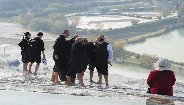Papa 14. Leo'nun Türkiye ziyareti öncesi Vatikan heyeti Denizli'de!