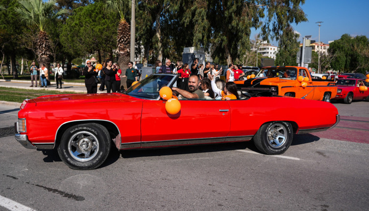 İzmir'de lösemili çocuklar için yürüdüler