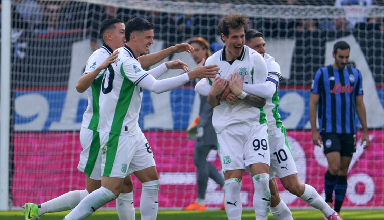 Berardi Atalanta'yı dağıttı: Juric'in koltuğu sallantıda!