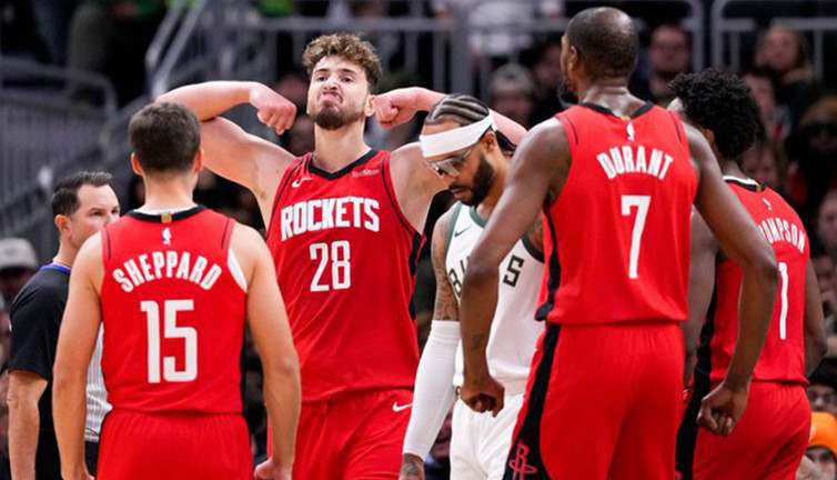 Alperen Şengün, Giannis Antetokounmpo'yla kedinin fareyle oynadığı gibi oynadı