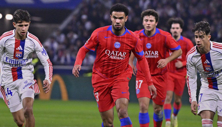 PSG son dakikada liderliği kurtardı