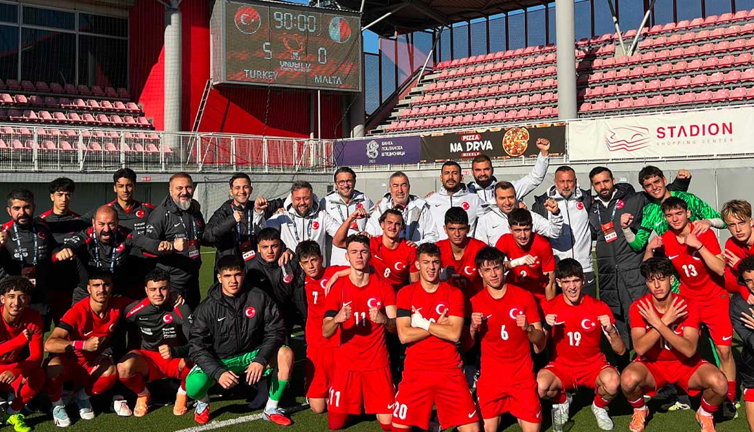 Milliler Malta'yı ezdi geçti!